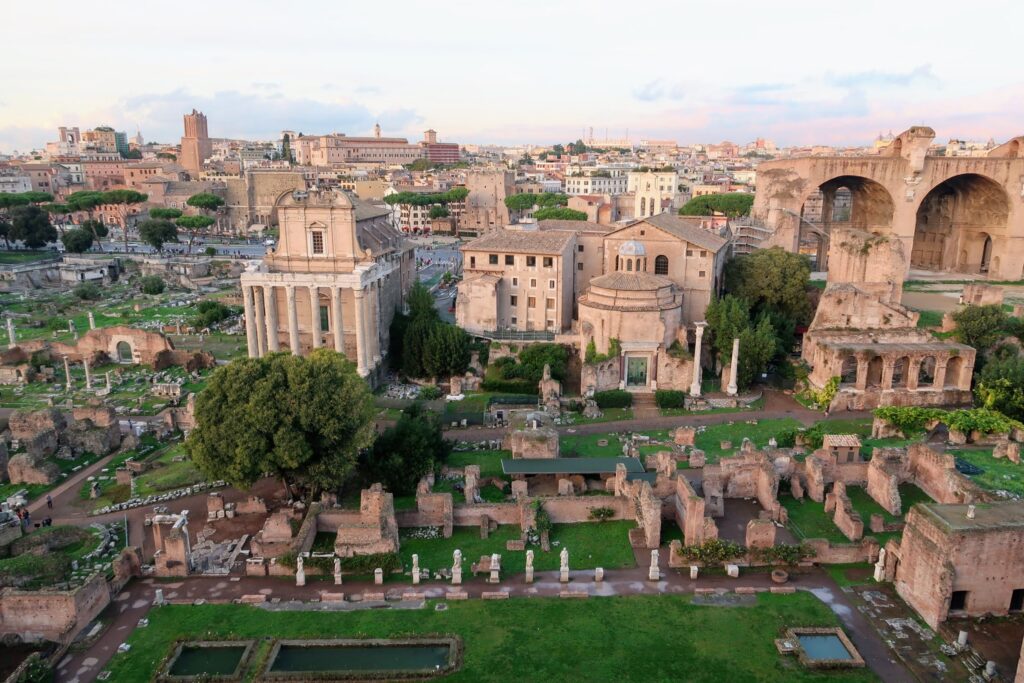 Top viewpoints of the Roman Forum from Palatine Hill