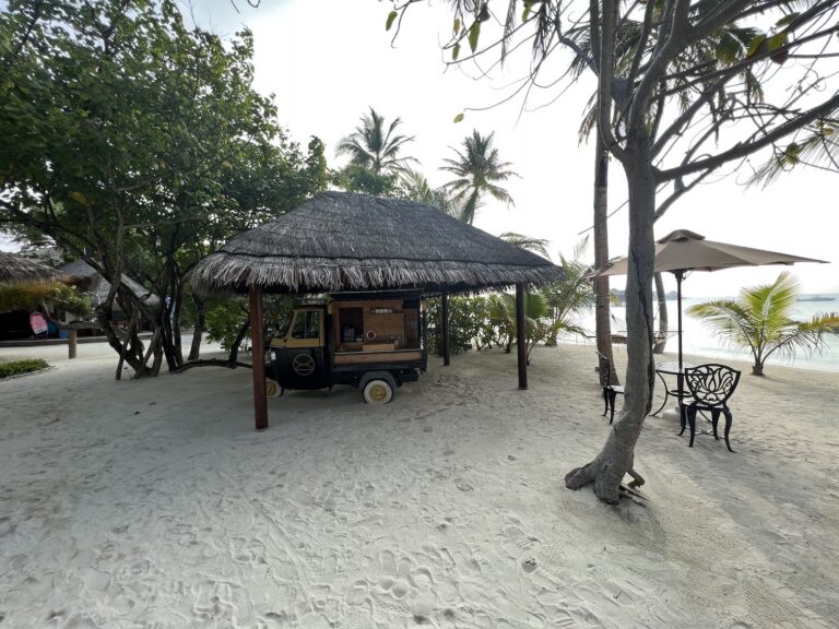 Constance Halaveli Island sights