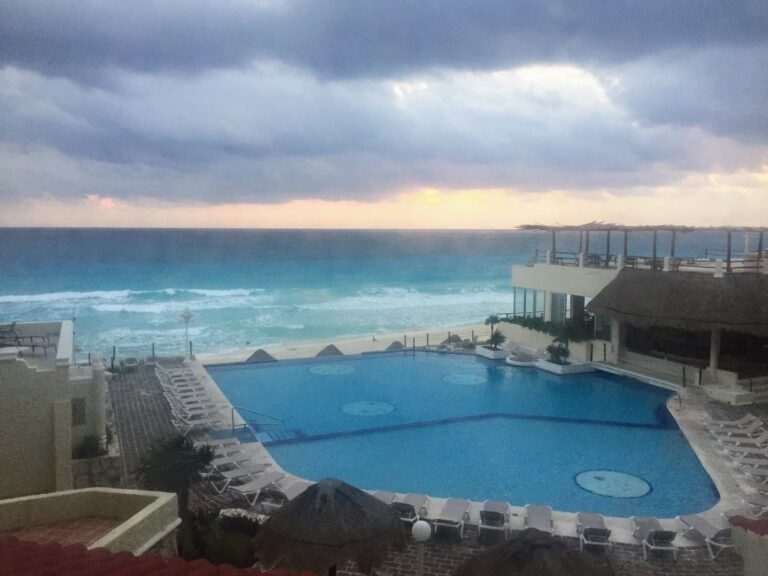 Cancun hotel pool, Mexico, Tulum Packing List