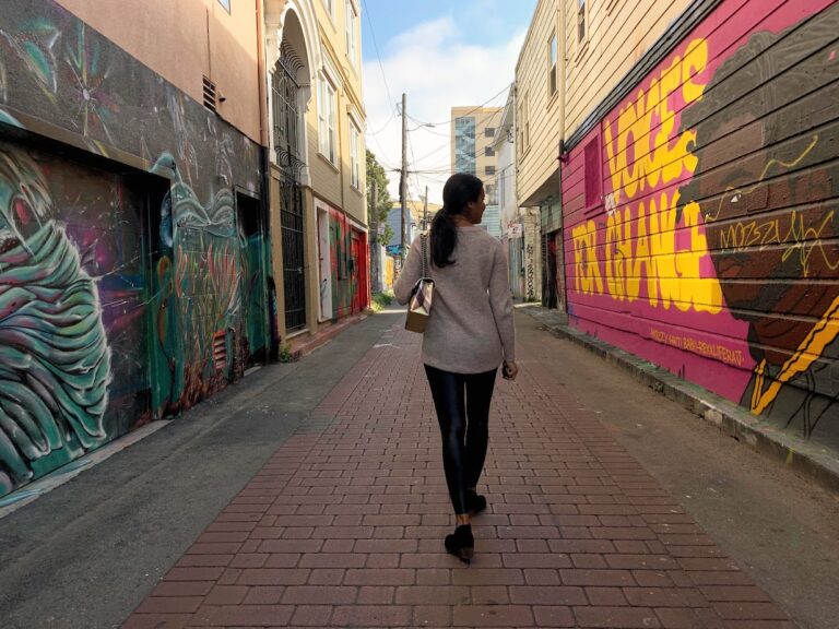 Walking around Balmy alley, San Francisco